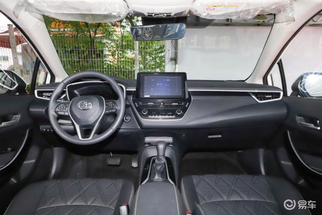 在其他新车不断尝试各种全新造型设计的时候,丰田亚洲狮的内饰竟然