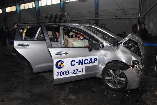 新一代奥德赛 正面100%重叠刚性壁障碰撞