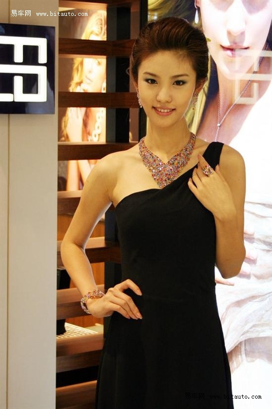 姓名:毛薇姓名:李莉2010-04-19 11:29作者:wangty46原创手机看点赞