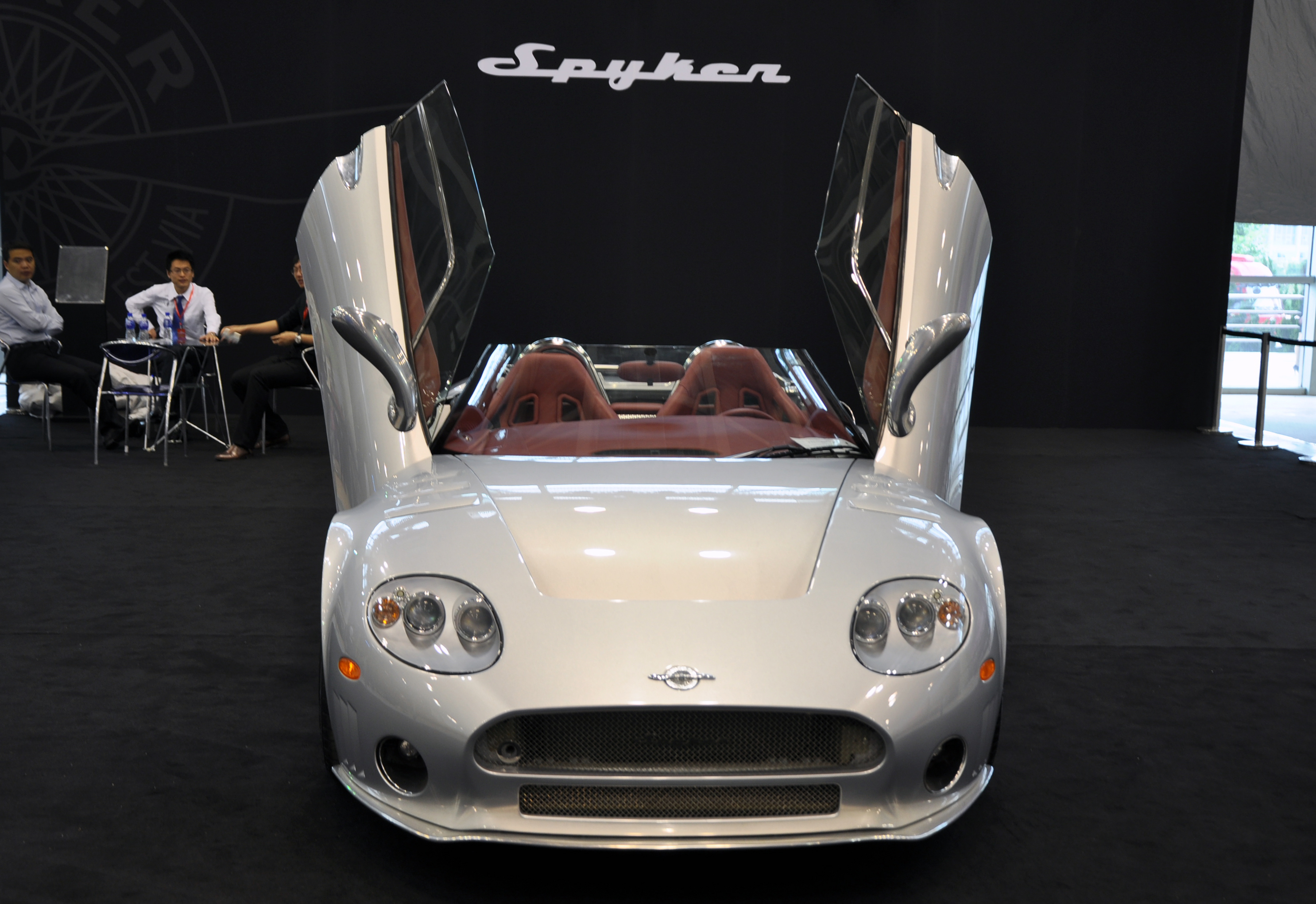 世爵spyker c8 laviolette