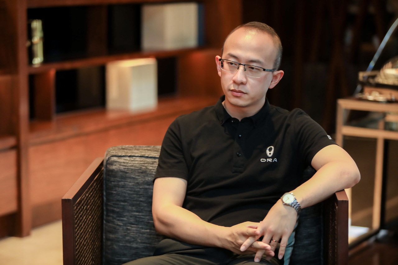 余飞:欧拉,"不走寻常路"