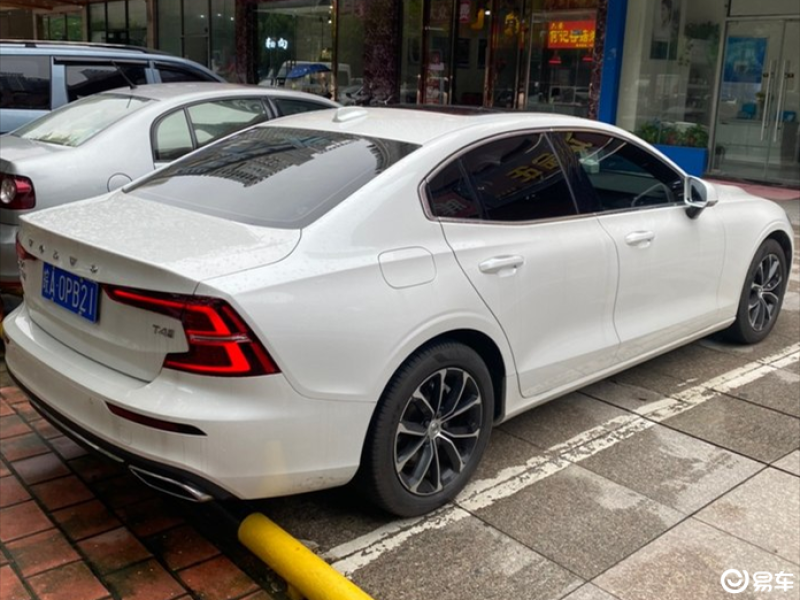 沃尔沃s60 2020款 t4 智逸豪华版