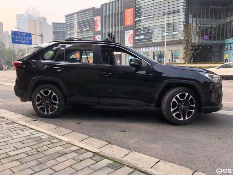 rav4荣放 2020款 2.0l cvt 四驱 尊贵版