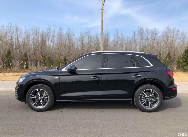奥迪q5l 2020款 40 tfsi 荣享时尚型