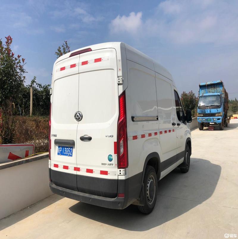 上汽大通maxus v90 2019款 van 20t amt 前驱后单胎 短轴高顶 3座