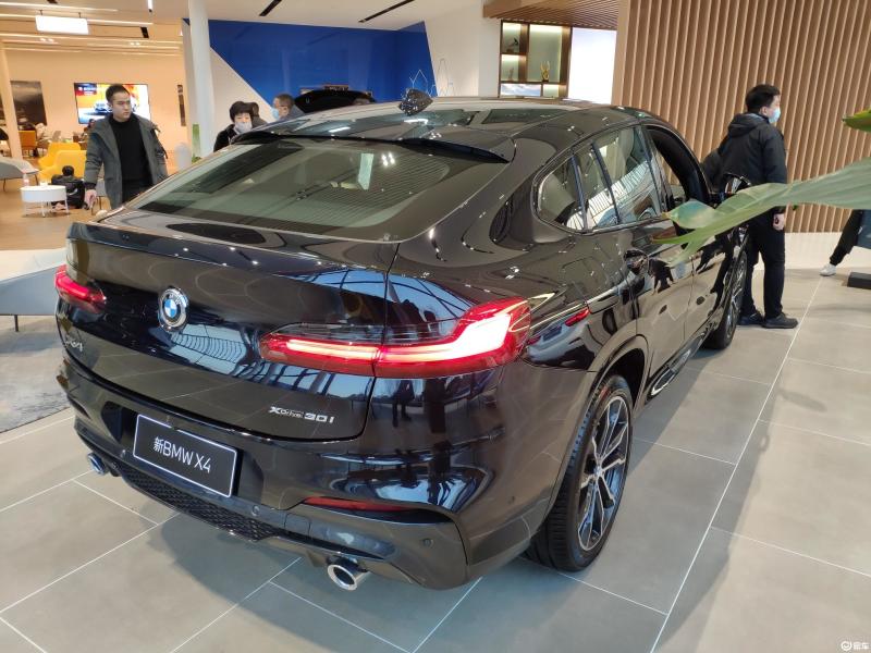 宝马x4 2021款 xdrive 30i m运动曜夜套装