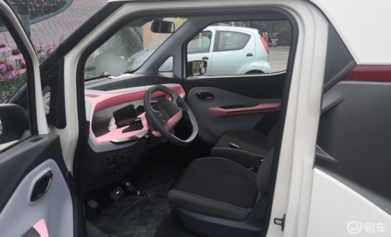 点评 宝骏e200点评 点评详情#最满意:空间绰绰有余,性价比很高.