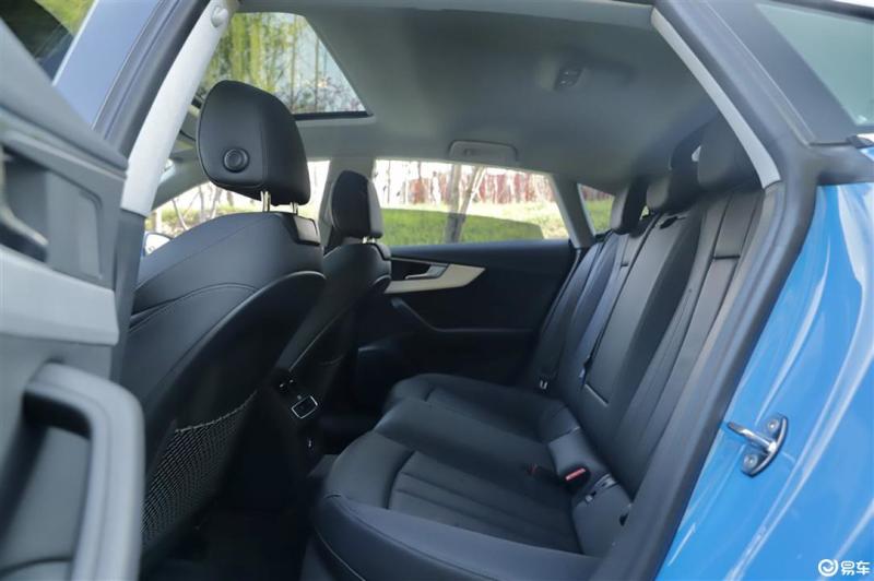 奥迪a5 2021款 sportback 45tfsi quattro 臻选动感型