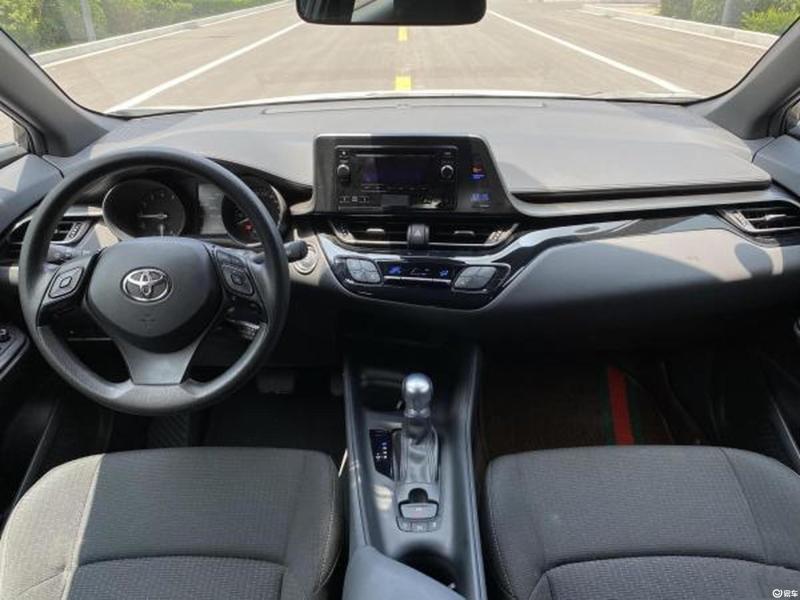 丰田c-hr 2020款 2.0l cvt 舒适版