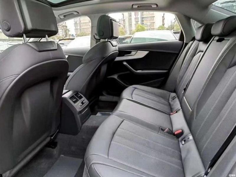 奥迪a4l 2020款 40 tfsi 豪华动感型