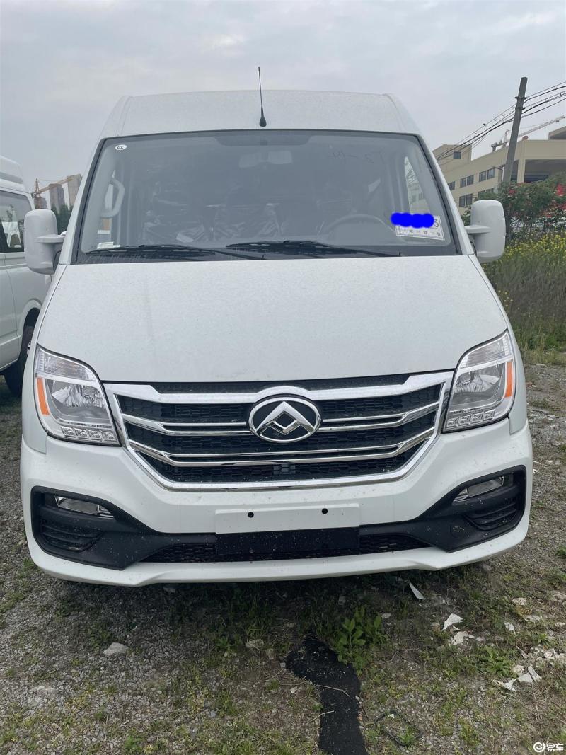 上汽大通maxus v80 2021款 plus 全能王 2.0t amt 长轴中顶 6/7/8/9座