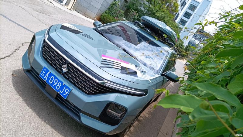 宝骏valli 2021款 1.5t cvt 大理天空