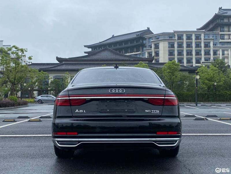 奥迪a8l 2021款 50 tfsi quattro 舒适型