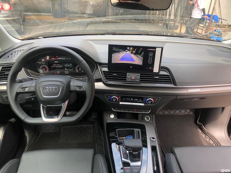 奥迪q5l 2021款 40 tfsi 豪华动感型