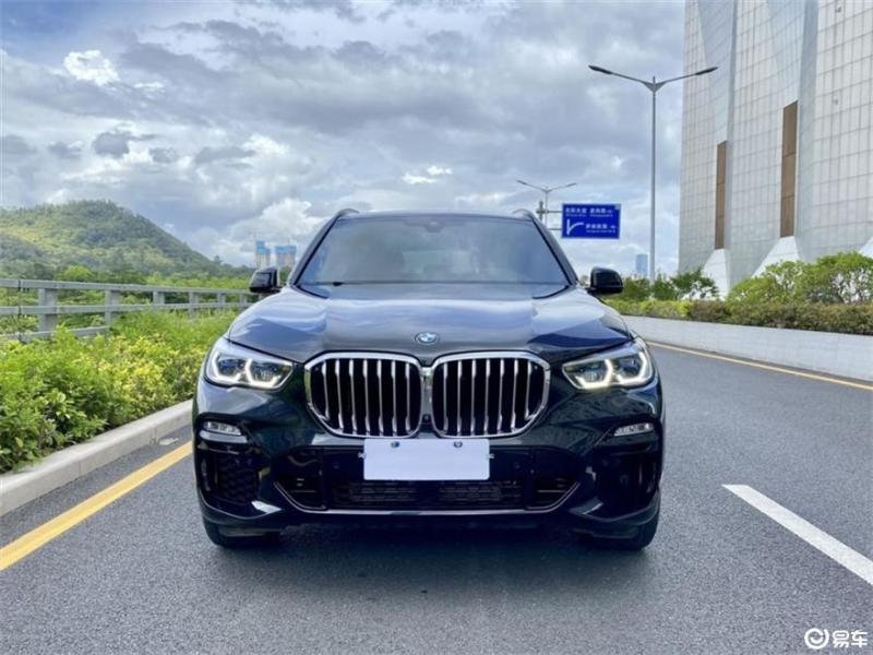 宝马x5 2021款 xdrive40i 尊享型 m运动套装