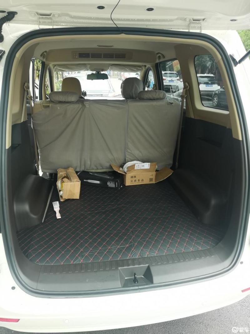 五菱宏光plus 2020款 1.5l 手动 标准型 5座