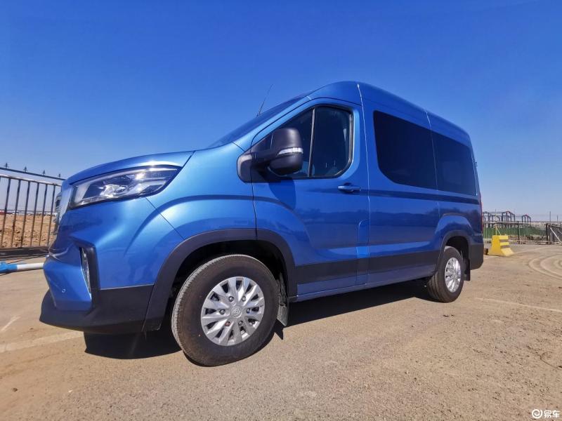 上汽大通maxus v90 2020款 运杰版 2.0t amt 短轴中顶 6座
