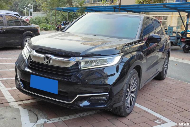 车长有将近5m7,车内空间自然没有狭窄的感觉,本田的车型在日系车