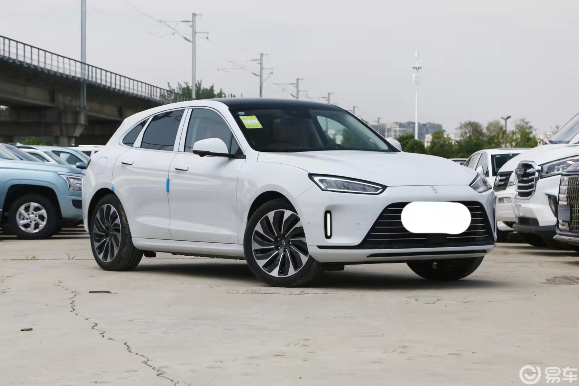 新能源"熊熊战火",比亚迪唐dm-i和问界m5哪个更值?