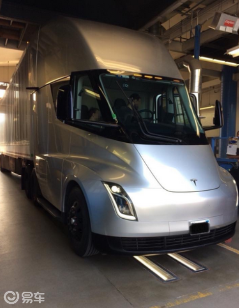 聊聊三电机系统的特斯拉semi