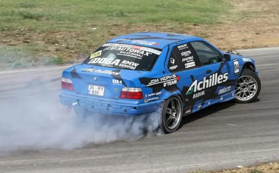 弹射起步究竟是啥?_汽车杂谈社区_易车社区