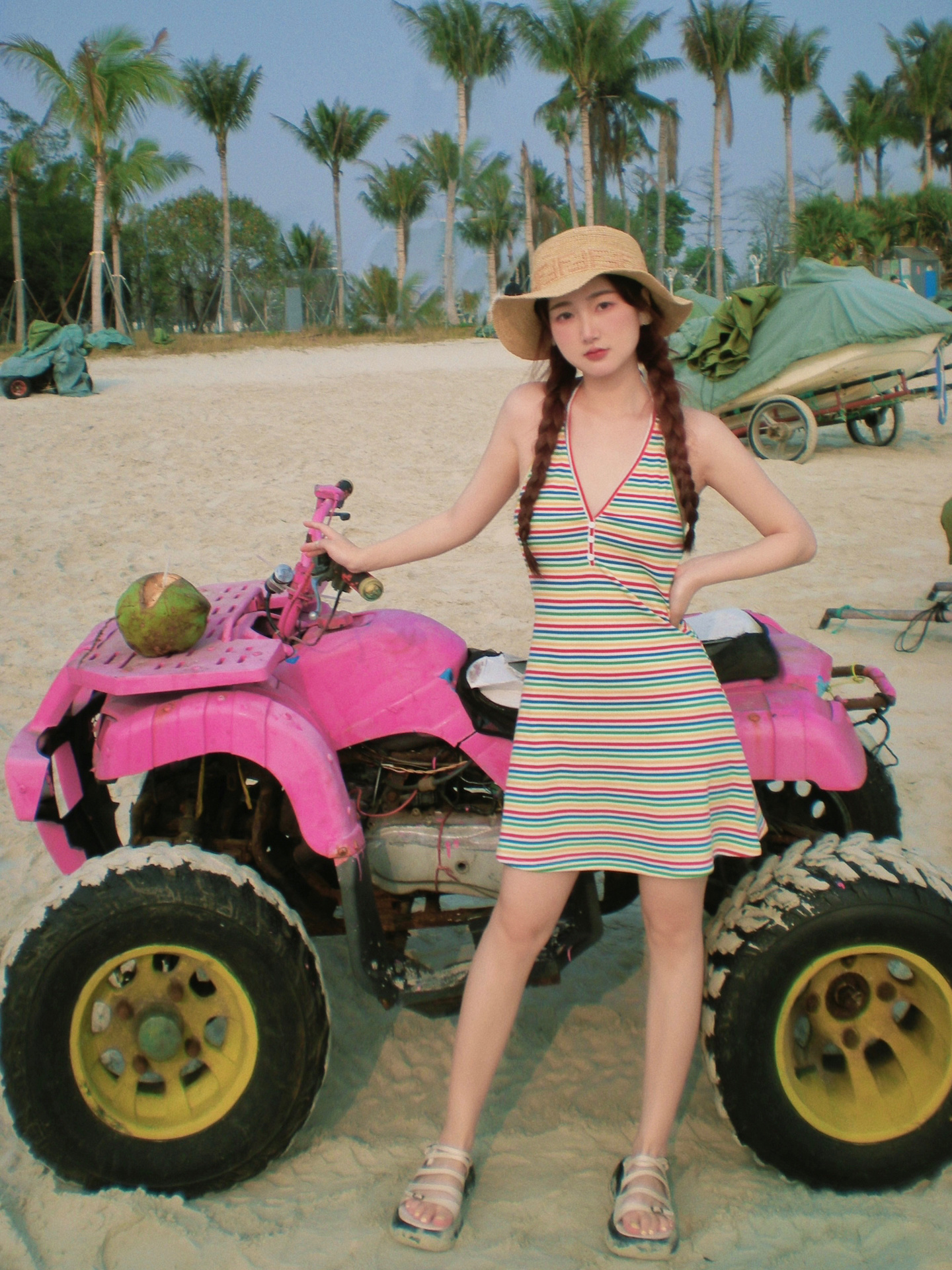 沙滩摩托美女:挑战极限的深海冒险