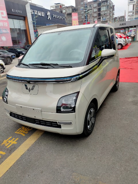 五菱airev晴空日常的代步工具车