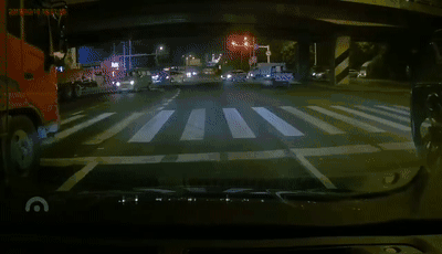 为什么要禁止超载 f35ef2774bfd4a388e8bebbaab895621.gif