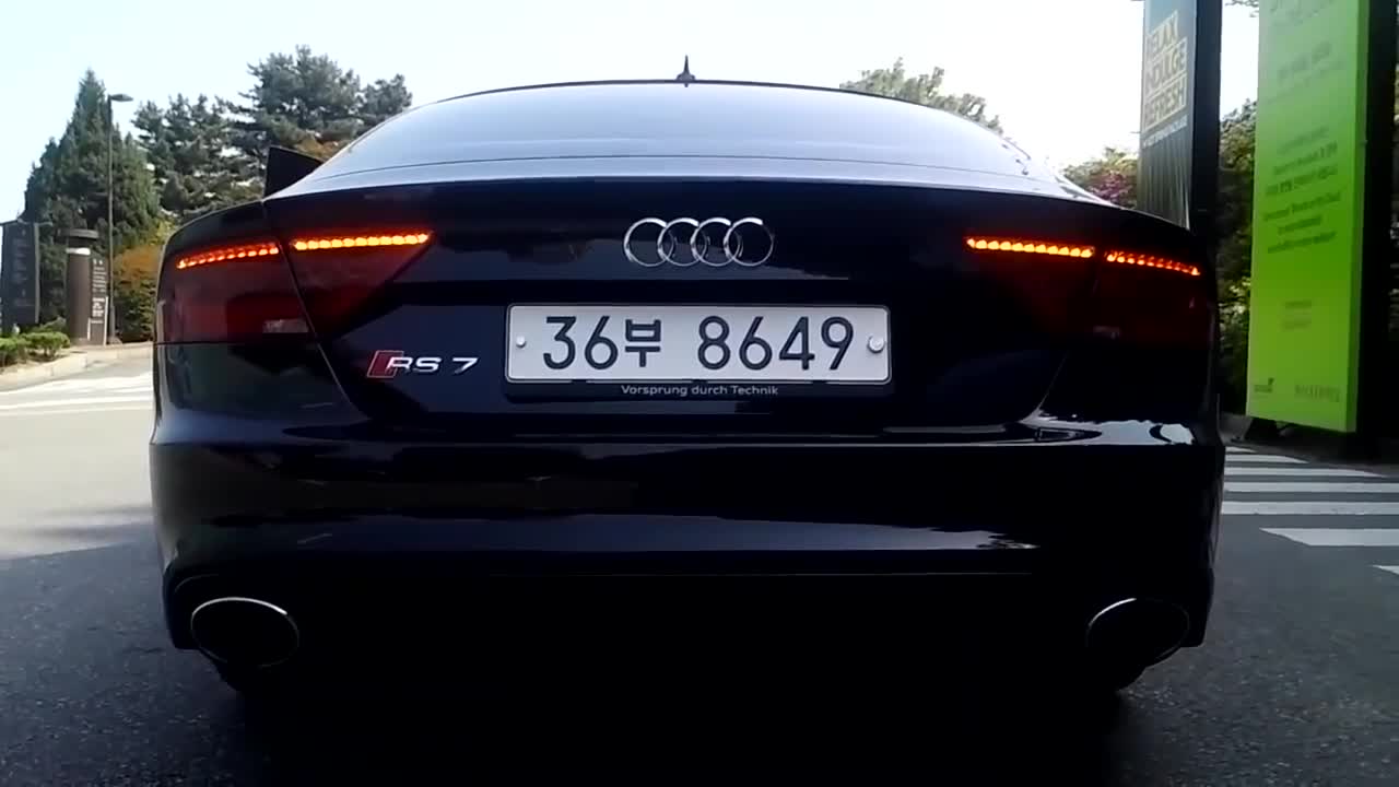 论声浪谁嗓门大?宝马m5对比奥迪rs7