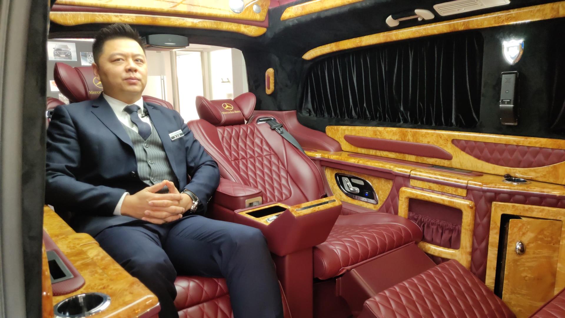 2019-01-210豪车大讲堂奔驰的这台斯宾特历来做为最大最舒适的商务车