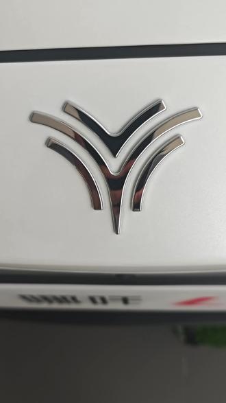 哪吒L 十几万就能拥有冰箱彩电大沙发车型_易车小视频