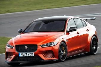 与之前的project7相比(一台敞篷版的f-type),proj.