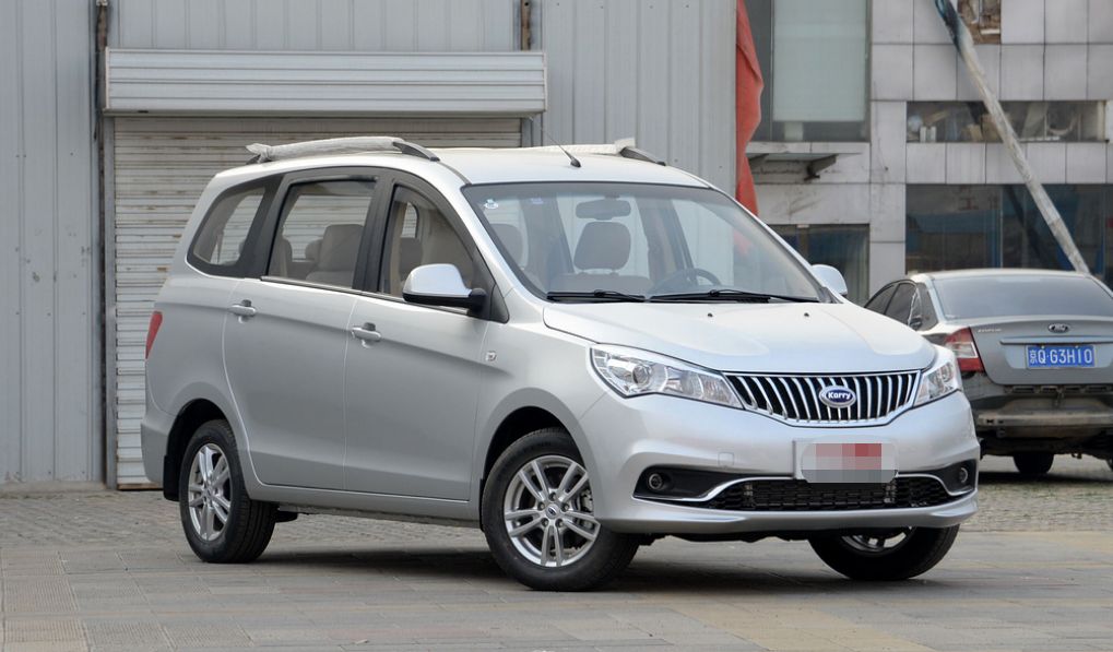 开瑞-开瑞k50,外观高端大气,整体设计神秘,车型显得沉稳