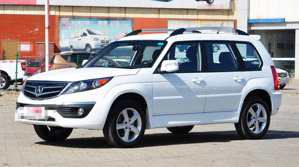 野马f12设计造型非常的漂亮整体非常的具有运动感