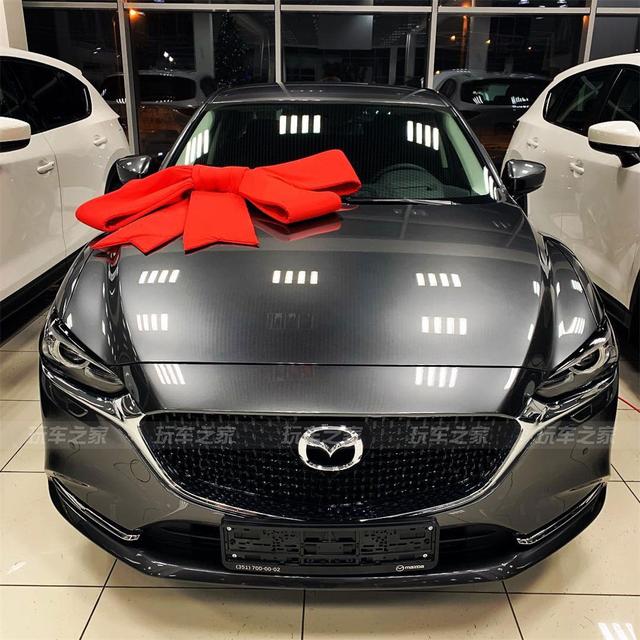 车友提2020款全新阿特兹外观改装成骚紫色太抢眼了