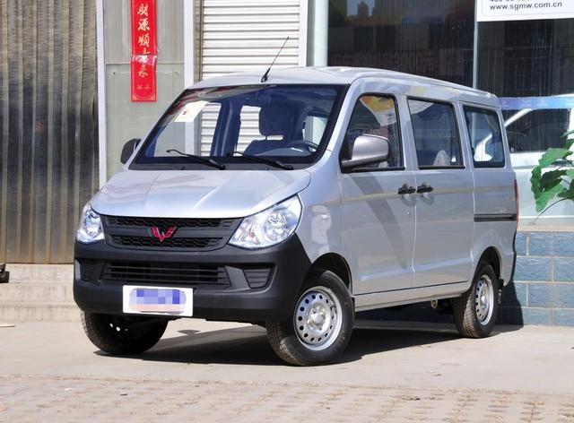 五菱之光外观_动力