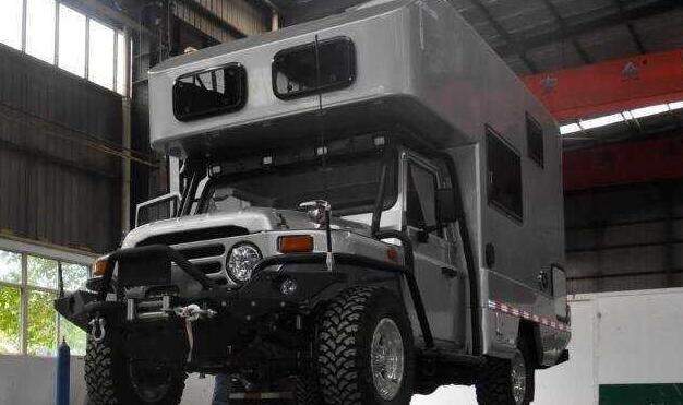 经典北汽bj212又出新款房车一室一厅带厨房越野自驾游真惬意