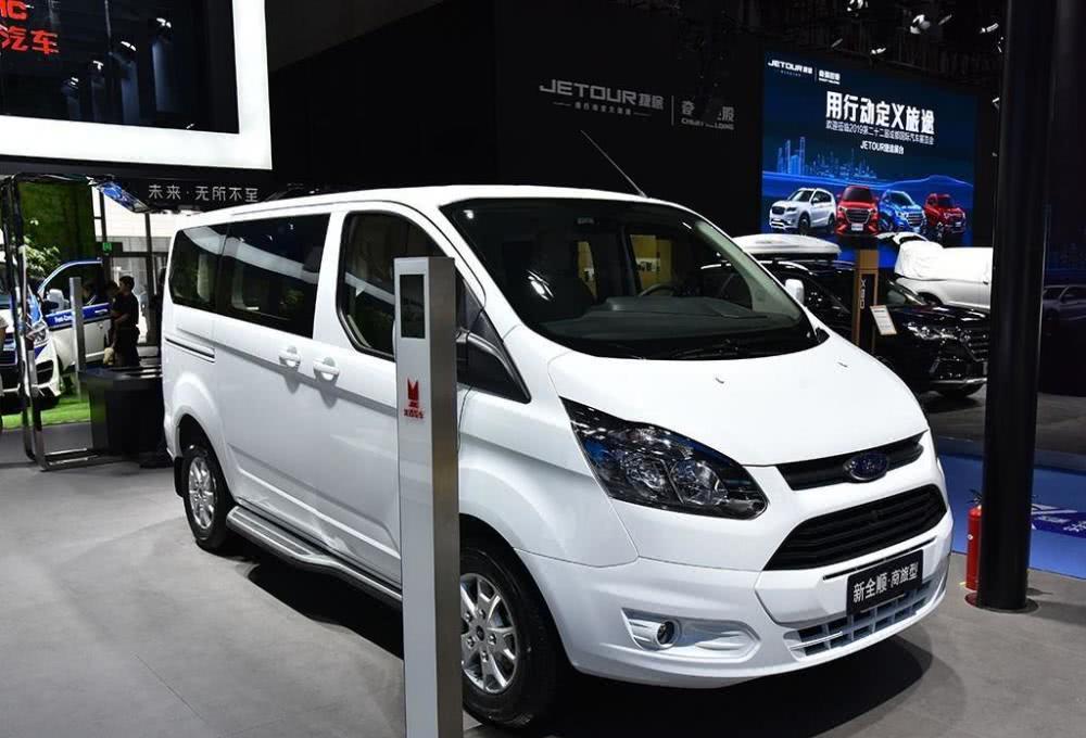 福特新全顺轻客界的王者造型小巧不用担心限高