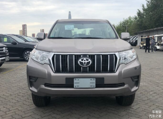 全新柴油版丰田普拉多提车,配2.8t动力,柴油版丰田霸道真给力!_易车