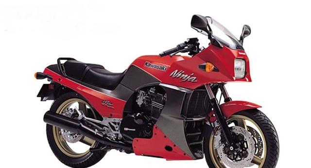 四缸神车川崎大牛zx 10r 历经30年时间 从图一改款到图三 易车