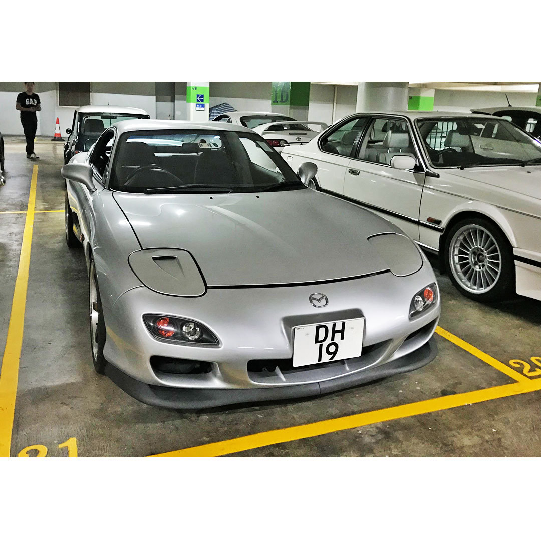 香港二手车卖场里的马自达rx 7 Fd3s 还有其它静的车系 易车