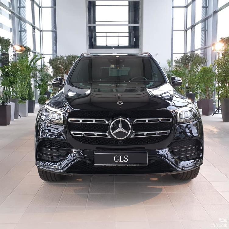 威武的气势全新奔驰gls级海外到店