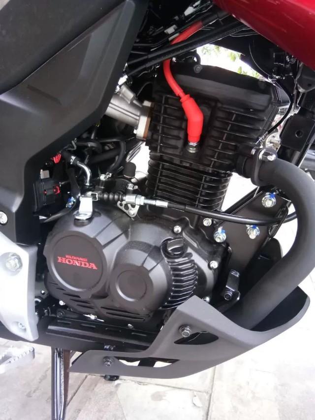 国四版猛鸷190搭载一台本田单缸风冷四冲程发动机,实际排量为184cc