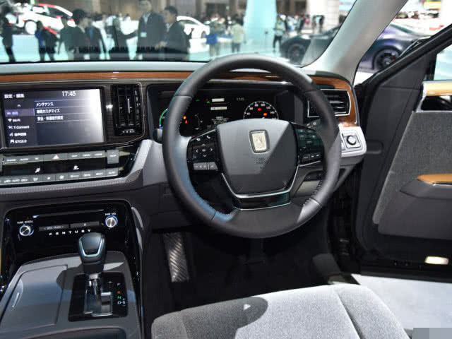 号称"日本劳斯莱斯",搭金色凤凰,车友:看到这货绕道走