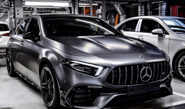 实拍奔驰amga45s这个碳素黑让人欲罢不能