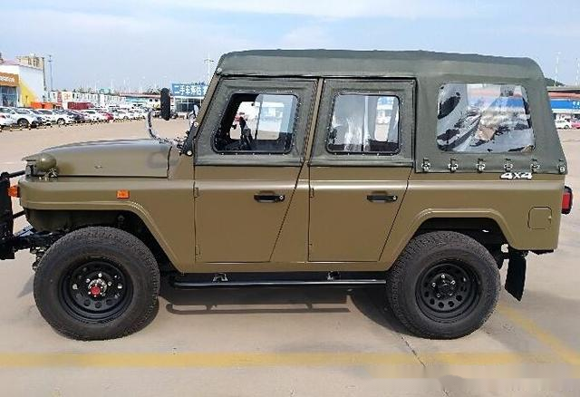 全新的2020款北汽bj2127万级四驱硬派越野车的王者