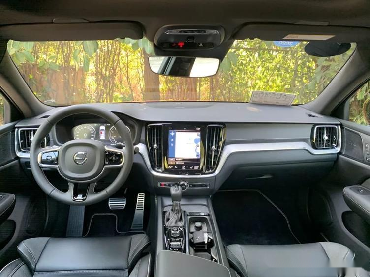 试驾2020款沃尔沃s60t5运动版这一代高速坦克不可小瞧