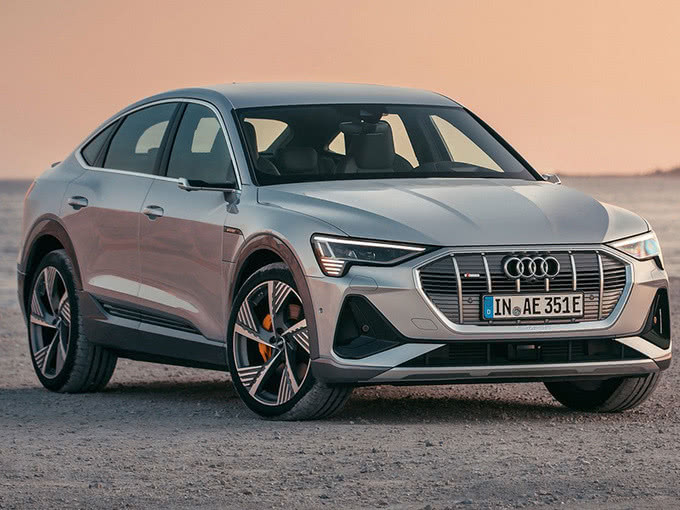 奥迪新轿跑suv大溜背贯穿尾灯要买车的可以再等等