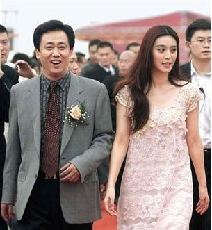 国内顶级富豪王健林马云许家印座驾对比车牌才是亮点