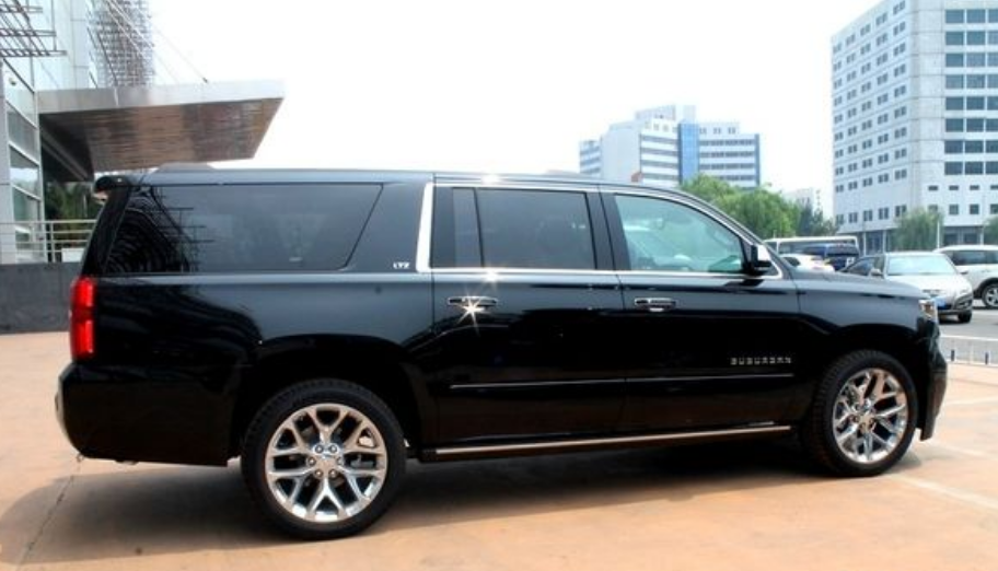 美国fbi专属用车19款雪佛兰萨博班来袭国内极其罕见